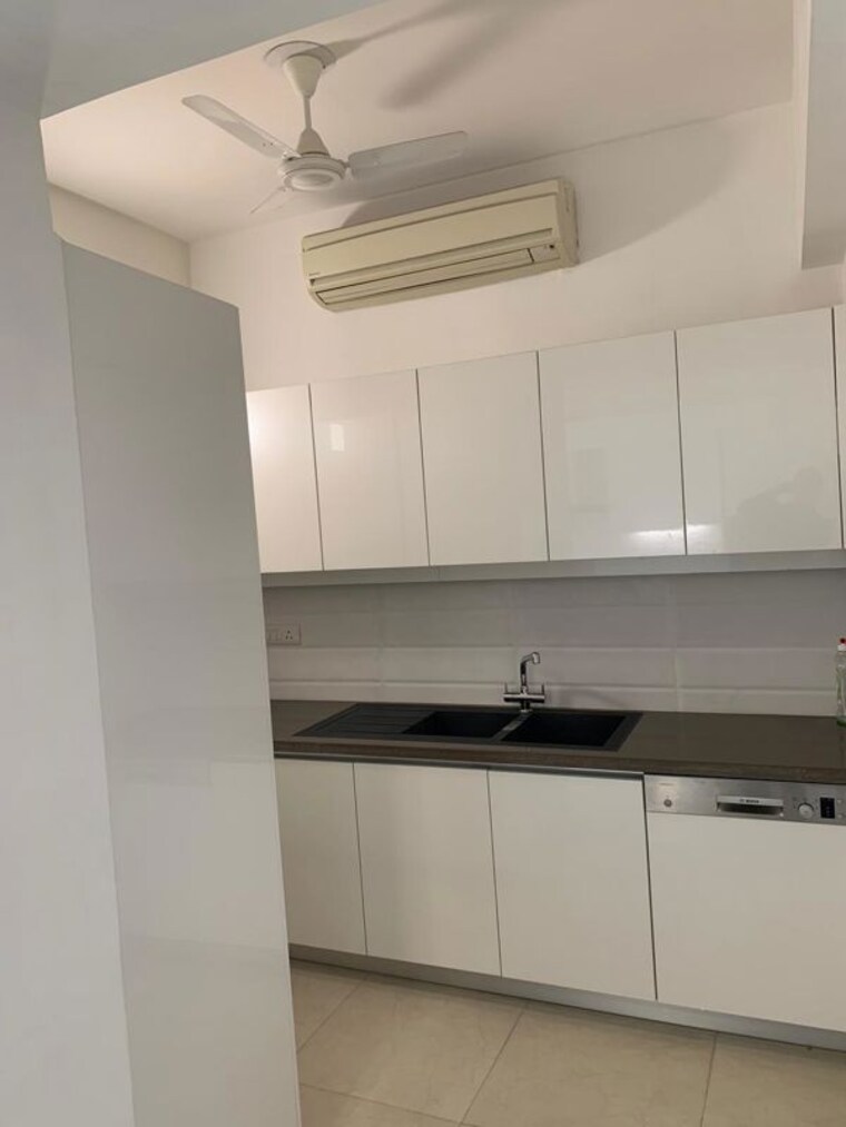 Kitchen, emaar-the-vilas 4 Bedroom 4850 Sq.Ft. Apartment In Sector 25 Gurgaon 10768658