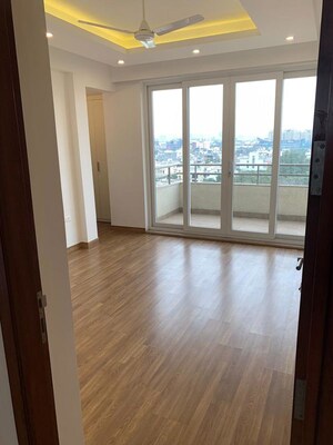 Room in 4 BHK Apartment at Emaar The Vilas, Sector 25 – for Rent