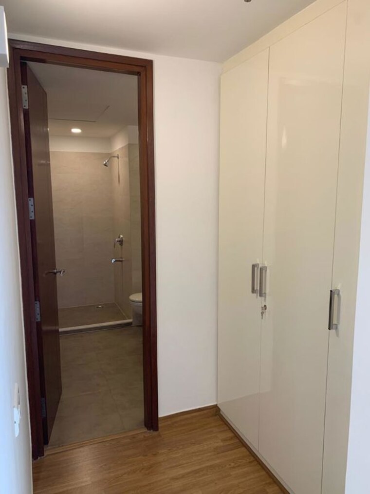 Bathroom, emaar-the-vilas 4 Bedroom 4850 Sq.Ft. Apartment In Sector 25 Gurgaon 10768658
