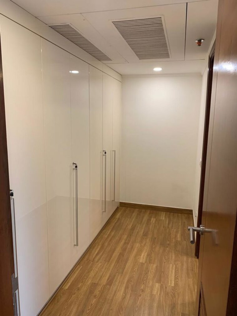 Room, emaar-the-vilas 4 Bedroom 4850 Sq.Ft. Apartment In Sector 25 Gurgaon 10768658