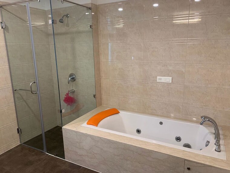 Bathroom, emaar-the-vilas 4 Bedroom 4850 Sq.Ft. Apartment In Sector 25 Gurgaon 10768658