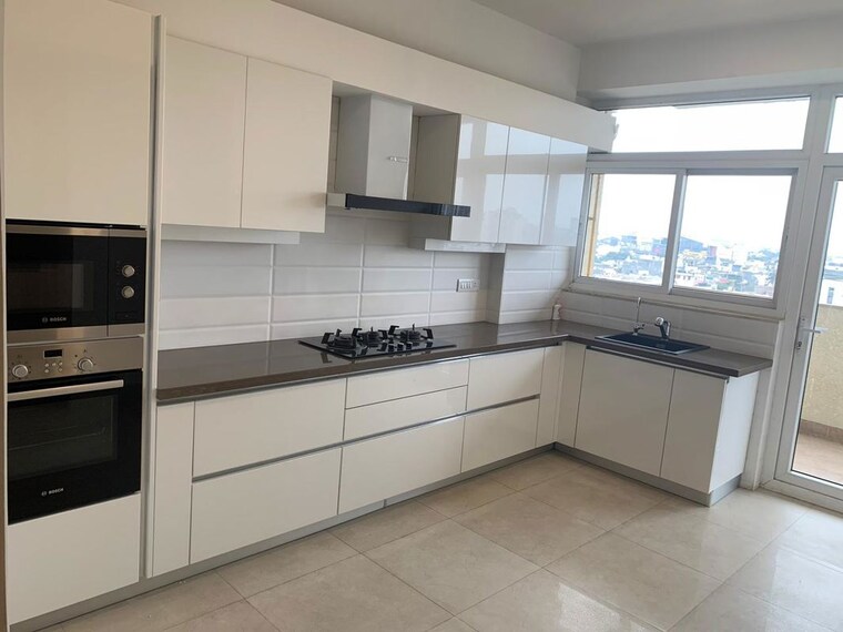 Kitchen, emaar-the-vilas 4 Bedroom 4850 Sq.Ft. Apartment In Sector 25 Gurgaon 10768658