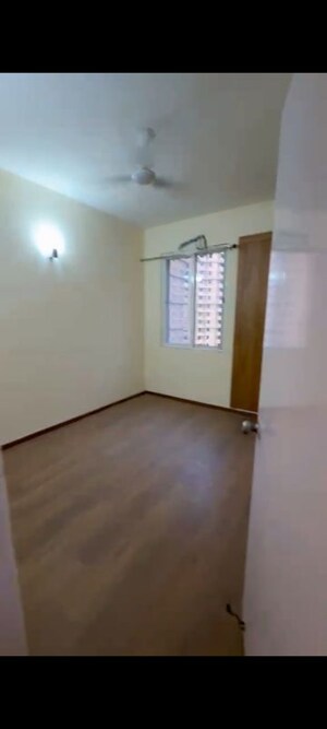 Room in 2 BHK Apartment at Jaypee Kensington Park Apartments, Sector 133 – for Rent