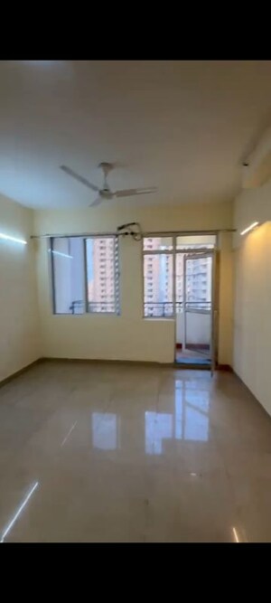 2 BHK Apartment For Rent in Jaypee Kensington Park Apartments, Sector 133