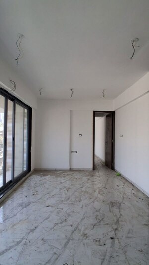 Room in 3 BHK Apartment at Laxmi Madhuvan, Malad East – for Rent