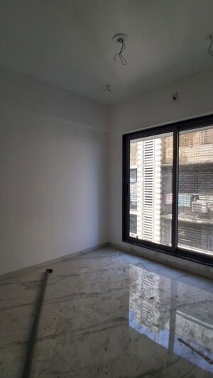 Room in 3 BHK Apartment at Laxmi Madhuvan, Malad East – for Rent