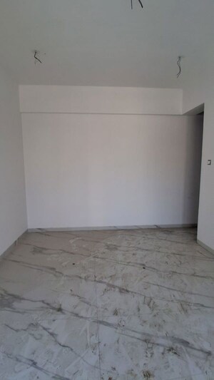Room in 3 BHK Apartment at Laxmi Madhuvan, Malad East – for Rent