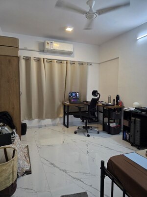 2 BHK Apartment For Rent in Rishabraj Sujai, Malad East