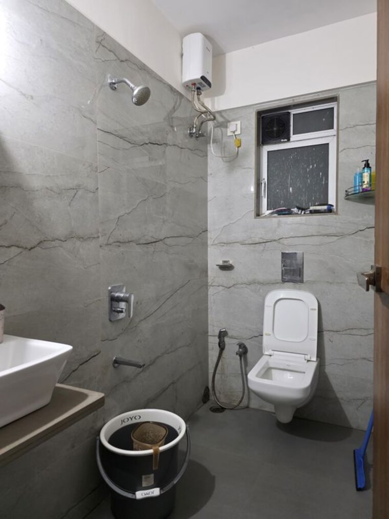 Bathroom, rishabraj-sujai 2 Bedroom 700 Sq.Ft. Apartment In Malad East Mumbai 10768620