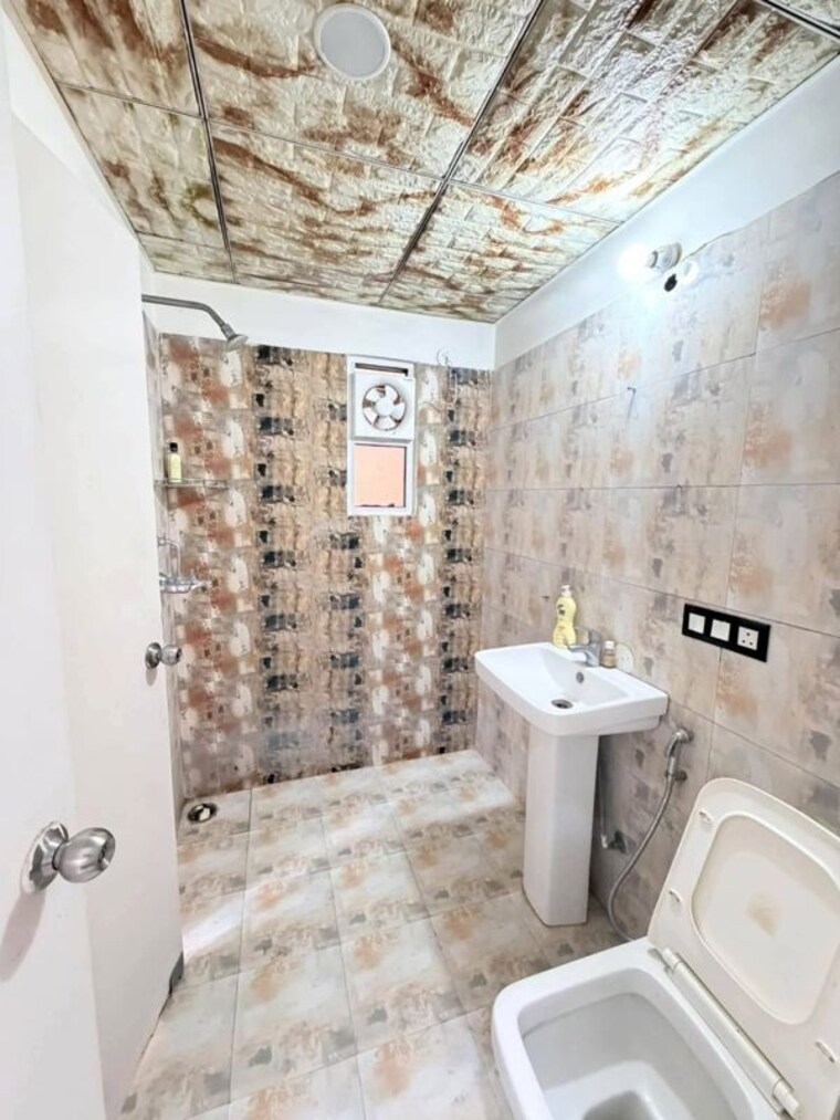 Bathroom, amrapali-terrace-homes 3 Bedroom 1600 Sq.Ft. Apartment In Tech Zone 4 Greater Noida Greater Noida 10768709