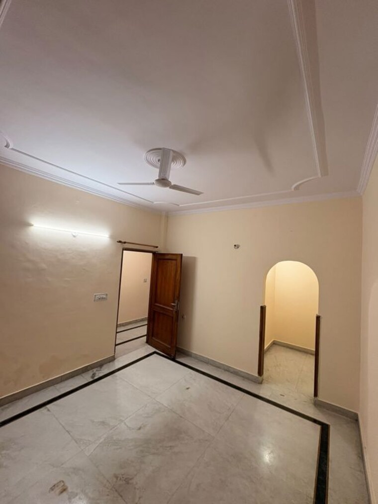 Room, maxblis-white-house-ii 2.5 Bedroom 1150 Sq.Ft. Apartment In Sector 75 Noida 10768732