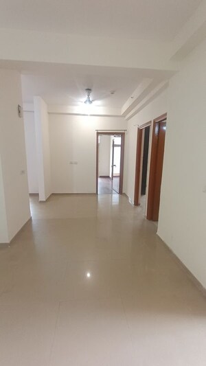 Room in 3 BHK Apartment at Mahagun Mywoods, Sector 16c Greater Noida – for Rent