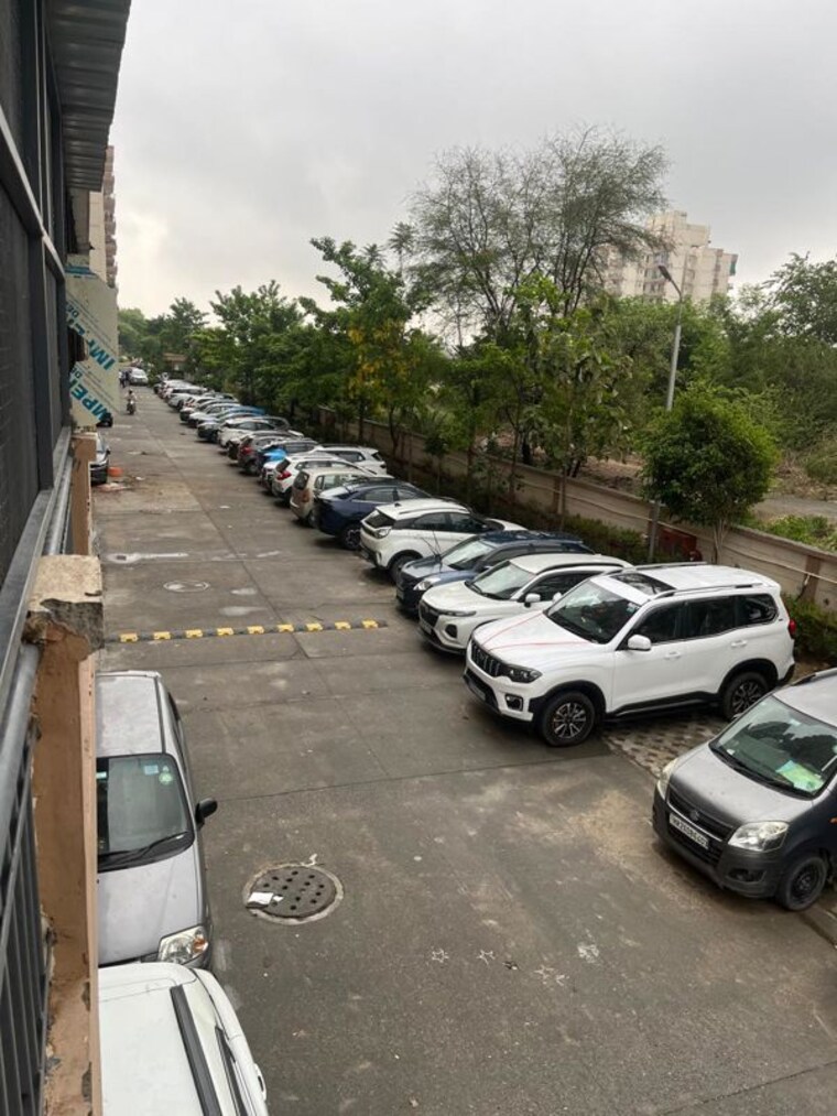  Parking, hcbs-sports-ville 2 Bedroom 737 Sq.Ft. Apartment In Sohna Sector 35 Gurgaon 10768736