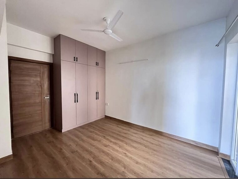 Room, tulip-yellow 3 Bedroom 1704 Sq.Ft. Apartment In Sector 69 Gurgaon 10768748