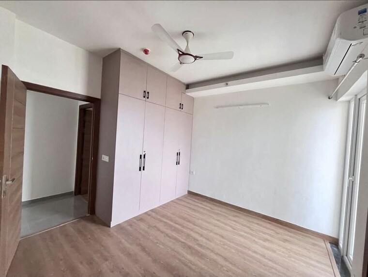 Room, tulip-yellow 3 Bedroom 1704 Sq.Ft. Apartment In Sector 69 Gurgaon 10768748