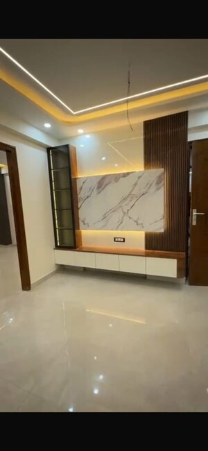 Room in 3 BHK Builder Floor at Sector 110 – for Sale