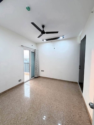 Room in 3 BHK Apartment at Amrapali Terrace Homes, Tech Zone 4 Greater Noida – for Rent