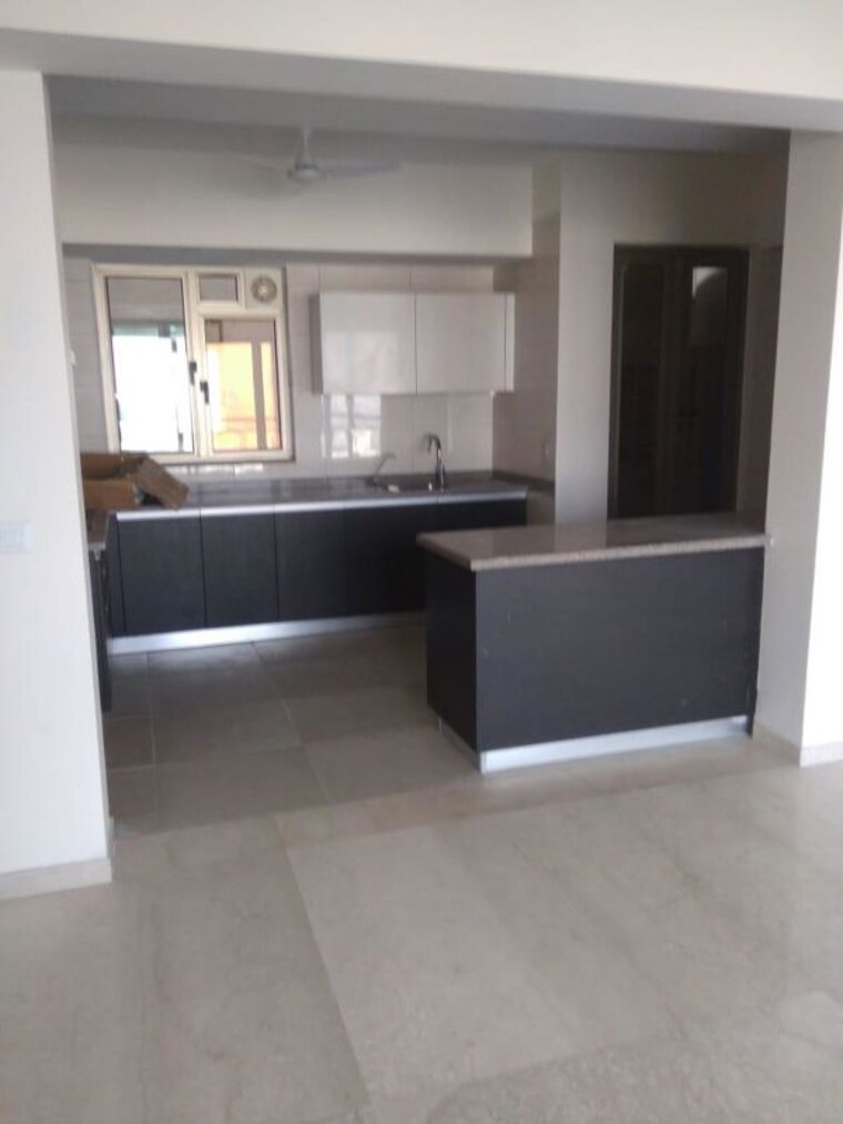 Kitchen, tata-primanti-tower-residences 4 Bedroom 2905 Sq.Ft. Apartment In Sector 72 Gurgaon 10767545