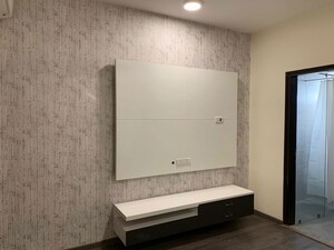 Room in 4 BHK Apartment at Tata Primanti-Tower Residences, Sector 72 – for Rent
