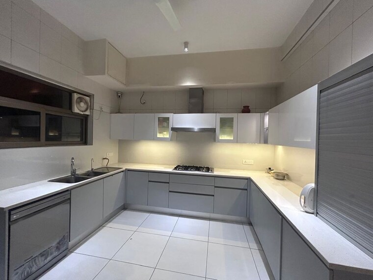 Kitchen, tata-primanti-tower-residences 4 Bedroom 2905 Sq.Ft. Apartment In Sector 72 Gurgaon 10767545