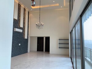 Room in 4 BHK Apartment at Tata Primanti-Tower Residences, Sector 72 – for Rent