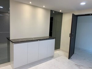 Room in 4 BHK Apartment at Tata Primanti-Tower Residences, Sector 72 – for Rent