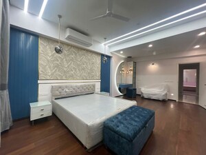 Room in 4 BHK Apartment at Tata Primanti-Tower Residences, Sector 72 – for Rent