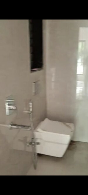 Bathroom in 1.5 BHK Apartment at Promesa Fremont, Parel – for Rent