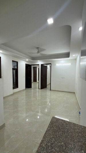 Room in 2 BHK Builder Floor at Saket – for Rent