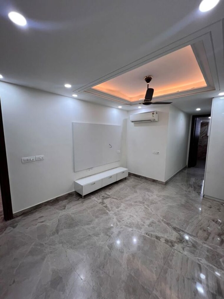 Room, sushant lok i 3 Bedroom 301 Sq.Yd. Builder Floor In Sushant Lok I Gurgaon 10768869