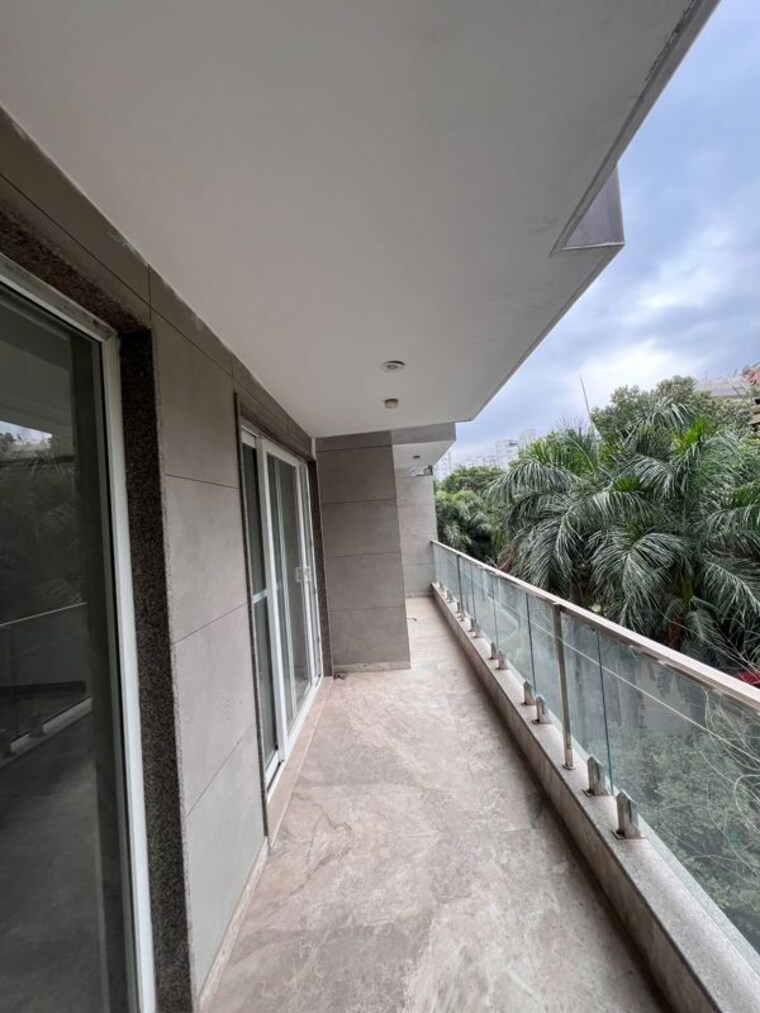 Balcony, sushant lok i 3 Bedroom 301 Sq.Yd. Builder Floor In Sushant Lok I Gurgaon 10768869