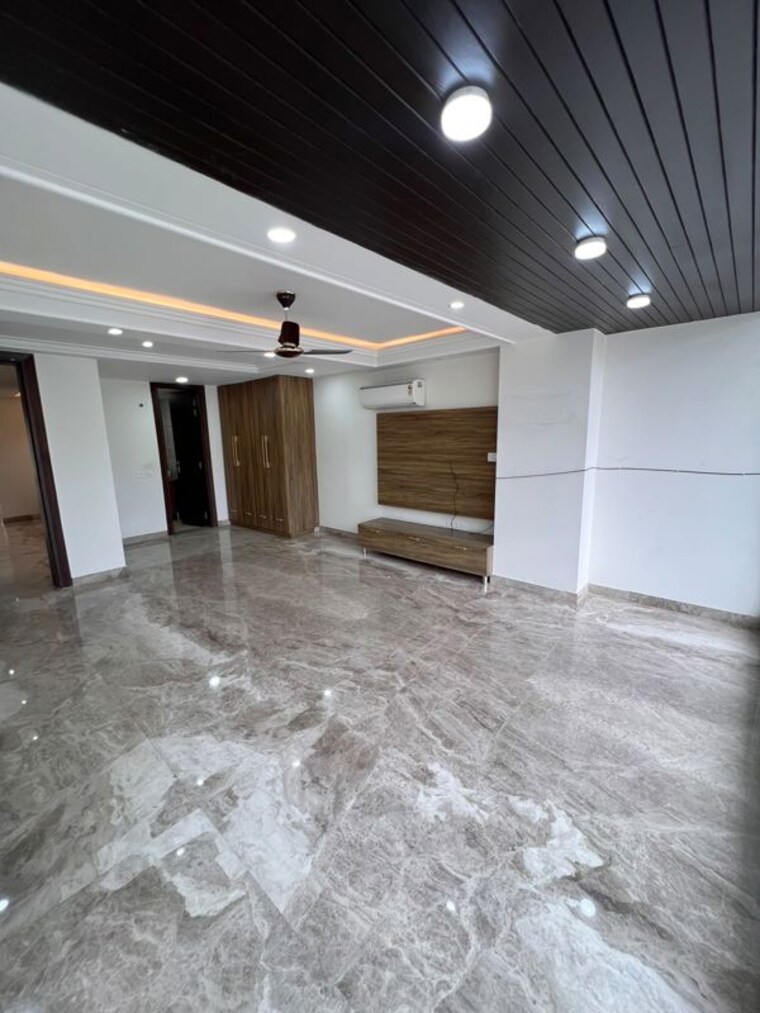Room, sushant lok i 3 Bedroom 301 Sq.Yd. Builder Floor In Sushant Lok I Gurgaon 10768869
