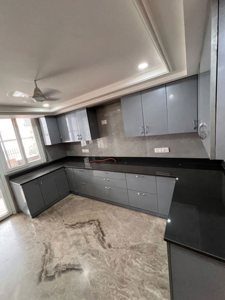 Kitchen, sushant lok i 3 Bedroom 301 Sq.Yd. Builder Floor In Sushant Lok I Gurgaon 10768869