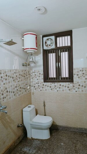 Bathroom in 1 BHK Apartment at Saket – for Rent