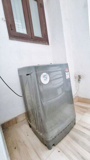 Furnished Amenities in 1 BHK Apartment at Saket – for Rent