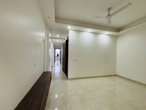 Room in 4 BHK Builder Floor at Saket – for Rent