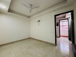 Room in 4 BHK Builder Floor at Saket – for Rent