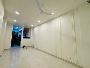 Room in 4 BHK Builder Floor at Saket – for Rent