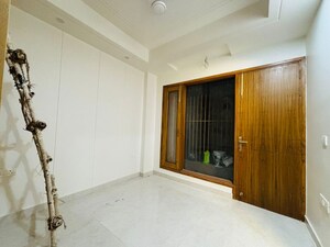 Room in 4 BHK Builder Floor at Saket – for Rent