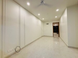 Room in 4 BHK Builder Floor at Saket – for Rent