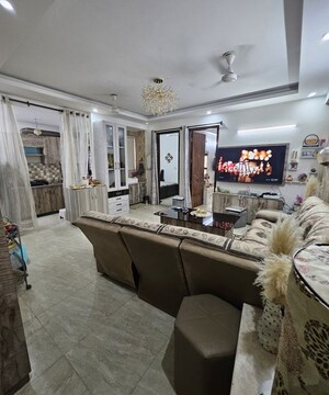 Parking in 3 BHK Apartment at Saket – for Rent