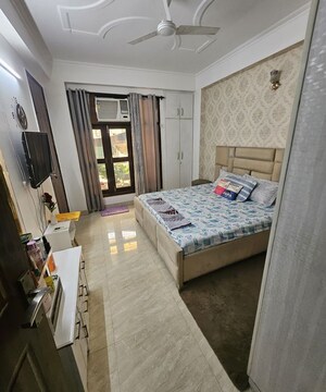 Room in 3 BHK Apartment at Saket – for Rent