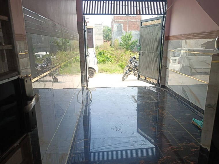 Balcony, govindpuri 3 Bedroom 107 Sq.Yd. Villa In Govindpuri Ghaziabad 10768916