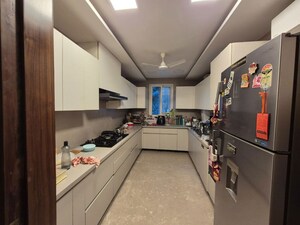 Team Area in 3 BHK Builder Floor at Saket – for Rent