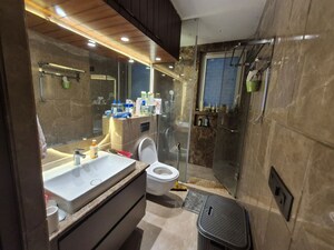 Team Area in 3 BHK Builder Floor at Saket – for Rent