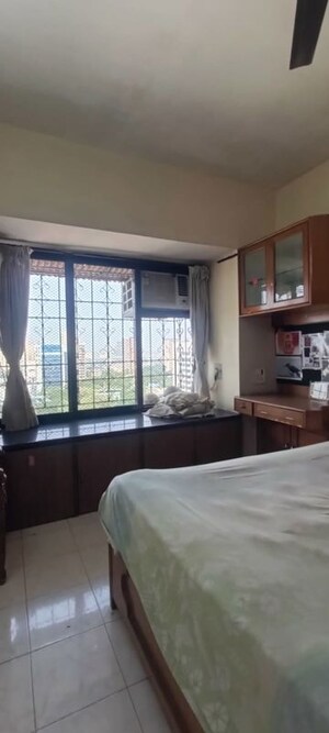 Bedroom in 2 BHK Apartment at Chembur – for Rent