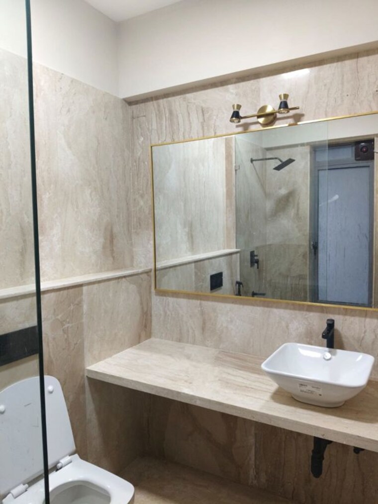Bathroom, sheth-72-west 3 Bedroom 1200 Sq.Ft. Apartment In Andheri West Mumbai 10768970