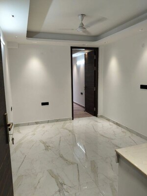 Room in 1 BHK Apartment at Saket – for Rent