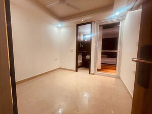 Room in 1 BHK Apartment at Saket – for Rent