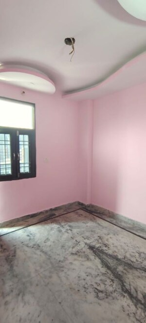 Room in 2 BHK Builder Floor at Dwarka Mor – for Rent